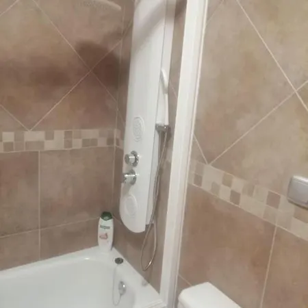 ,arredato ,nuovo Apartment